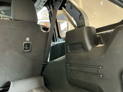 Used 2022 Jeep Wrangler Unlimited Sport image 28