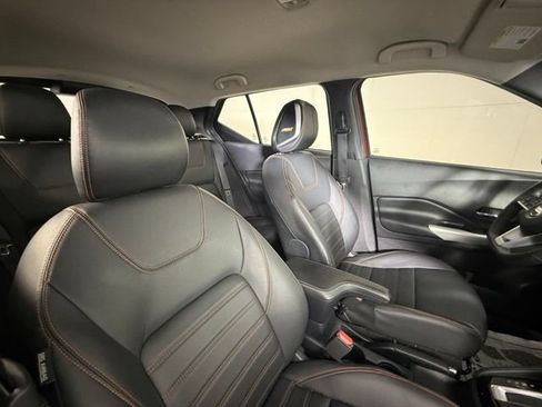 Used 2020 Nissan Kicks SR w/ SR Premium Package FWD image 29