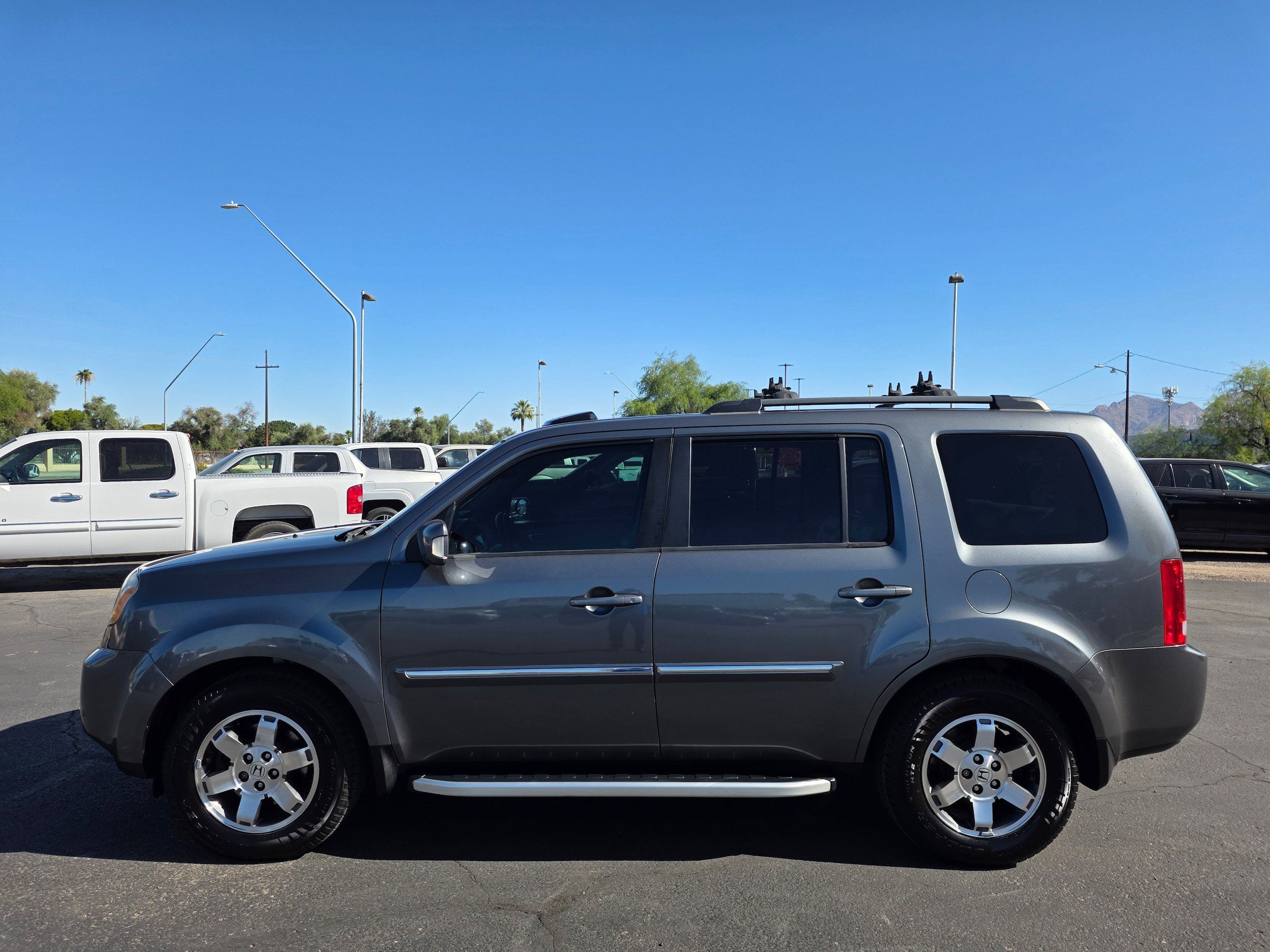 Used 2011 Honda Pilot Touring image 2
