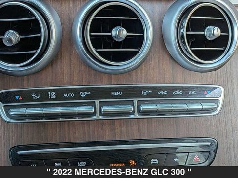 Used 2022 Mercedes-Benz GLC 300 4MATIC image 25