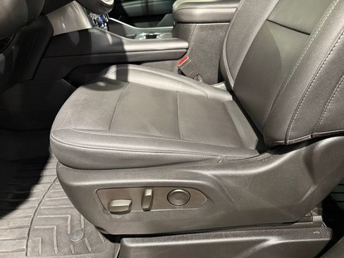 Used 2022 Chevrolet Tahoe Z71 w/ Z71 Off-Road Package image 14