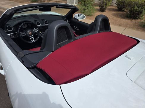 Used 2019 Porsche 718 Boxster S RWD image 22
