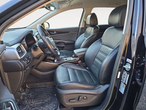 Used 2019 Kia Sorento EX image 9