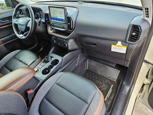 Certified 2024 Ford Bronco Sport Outer Banks w/ Tech Package image 33