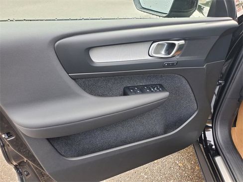 New 2026 Volvo XC40 B5 Core w/ Climate Package image 10