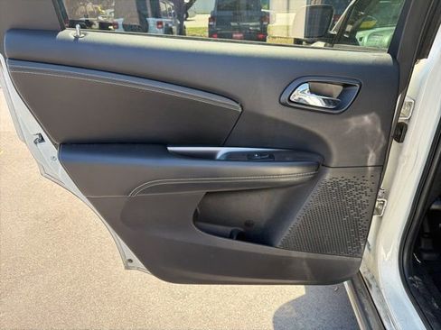 Used 2017 Dodge Journey Crossroad FWD image 13