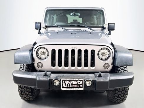 Used 2017 Jeep Wrangler Unlimited Rubicon AWD/4WD image 2
