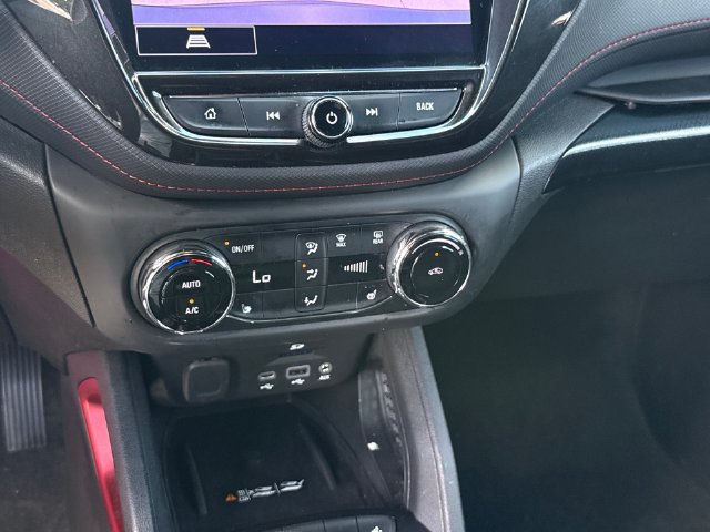 Used 2023 Chevrolet TrailBlazer RS w/ Sun and Liftgate Package FWD image 21