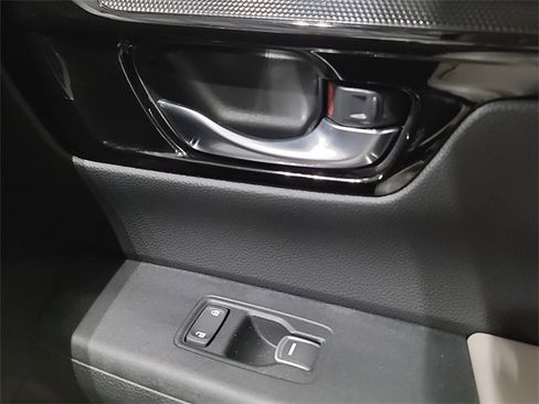 Used 2025 Honda CR-V EX-L image 27