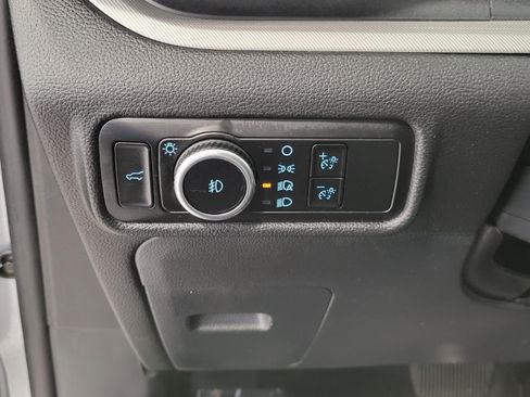 Used 2024 Ford Explorer XLT w/ Equipment Group 202A AWD/4WD image 38