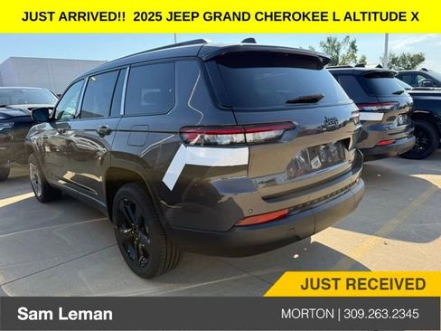 New 2025 Jeep Grand Cherokee L Altitude image 12
