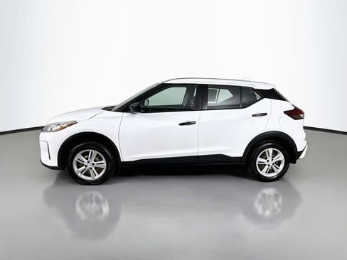Used 2023 Nissan Kicks S FWD image 4
