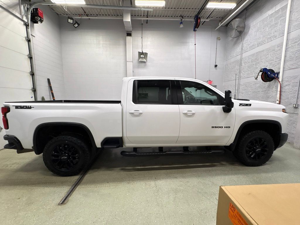 Used 2025 Chevrolet Silverado 3500 LTZ w/ LTZ Plus Package AWD/4WD image 3
