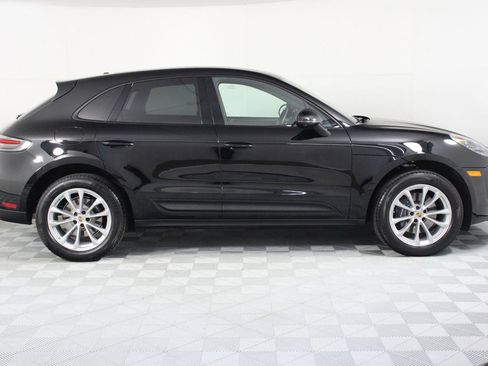 Certified 2026 Porsche Macan AWD/4WD image 8