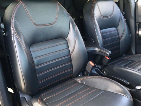 Used 2020 Nissan Kicks SR w/ SR Premium Package FWD image 17