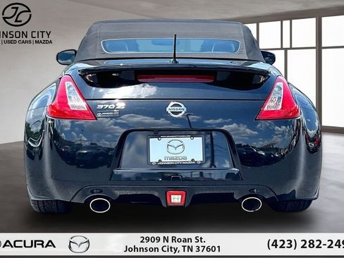 Used 2014 Nissan 370Z Touring RWD image 4