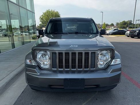 Used 2012 Jeep Liberty Sport AWD/4WD image 3