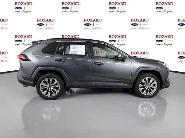 Used 2021 Toyota RAV4 XLE Premium FWD image 9