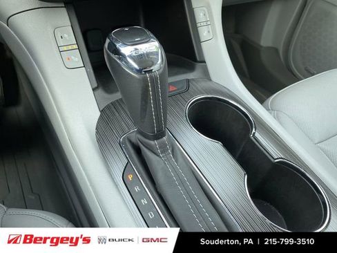 Used 2019 GMC Acadia SLT image 18