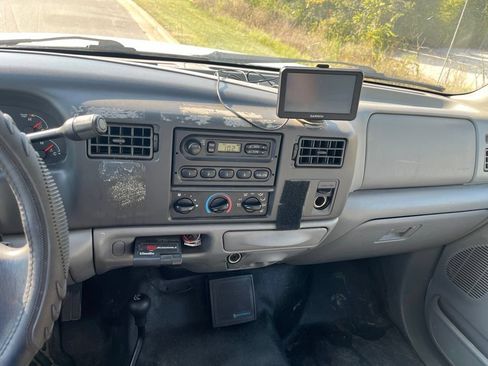 Used 2004 Ford F250 Lariat AWD/4WD image 8