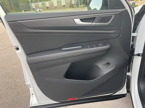 New 2026 Volkswagen Atlas Cross Sport SEL R-Line AWD/4WD image 6