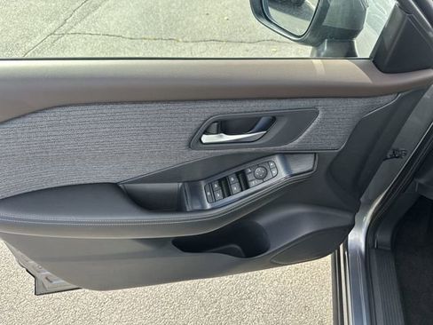 Certified 2022 Nissan Rogue SV image 27