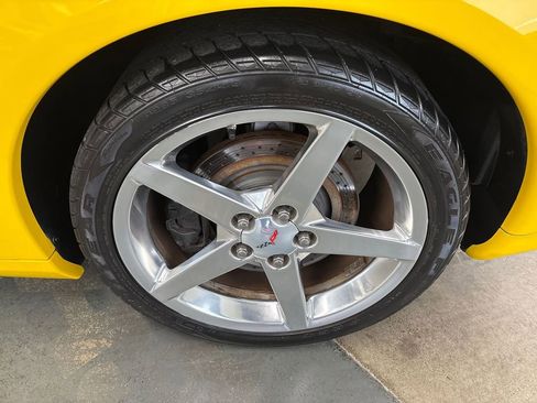 Used 2006 Chevrolet Corvette Coupe w/ Preferred Equipment Group image 28