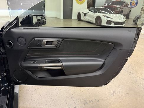 Used 2017 Ford Mustang Shelby GT350R w/ GT350R Equipment Group 920A RWD image 24