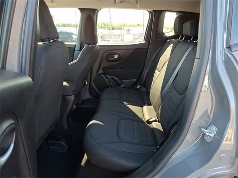 Used 2021 Jeep Renegade Latitude image 14