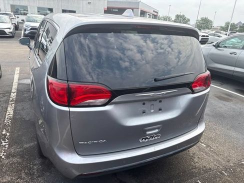 Used 2019 Chrysler Pacifica Touring Plus FWD image 5