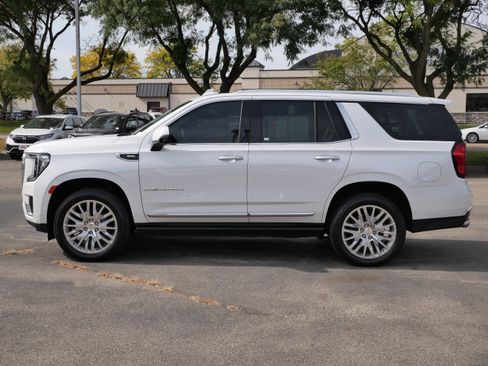 Used 2021 GMC Yukon Denali w/ Denali Premium Package image 5