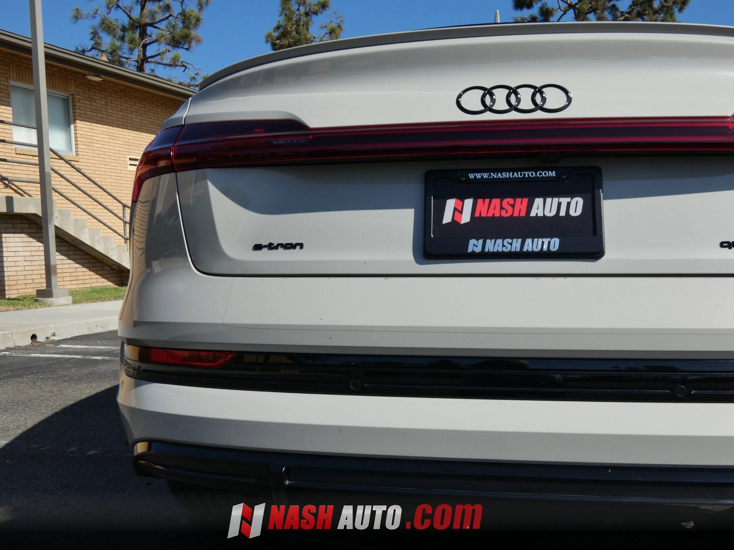 Used 2022 Audi e-tron Premium Plus w/ Premium Plus Package AWD/4WD image 11