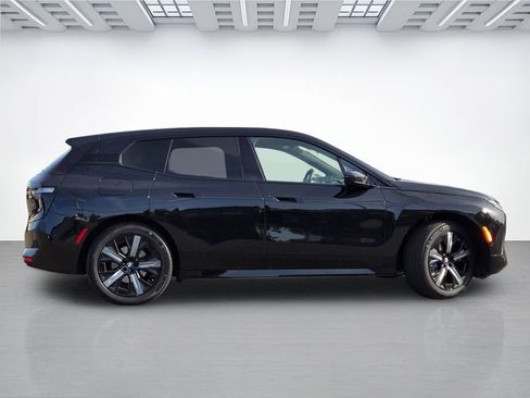 Used 2023 BMW iX xDrive50 w/ Sport Package AWD/4WD image 3