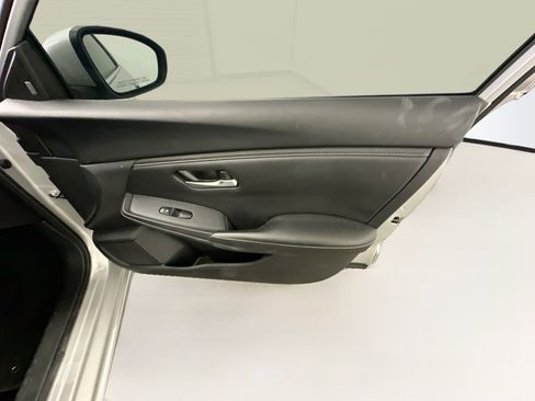 Used 2023 Nissan Sentra S FWD image 32