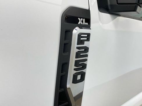 New 2026 Ford F250 XL w/ XL Chrome Package AWD/4WD image 15