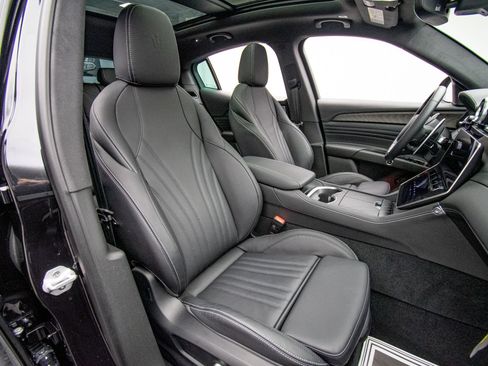 New 2025 Maserati Grecale GT AWD/4WD image 16