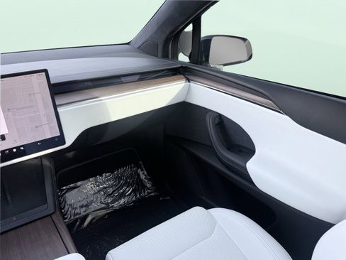 Used 2023 Tesla Model X image 49