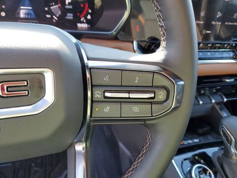 Used 2024 GMC Canyon AT4 w/ AT4 Premium Package image 21