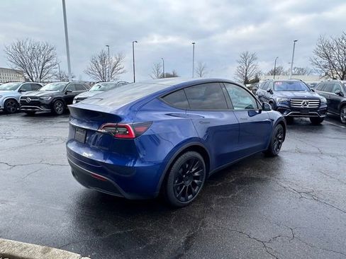 Used 2021 Tesla Model Y Long Range image 9