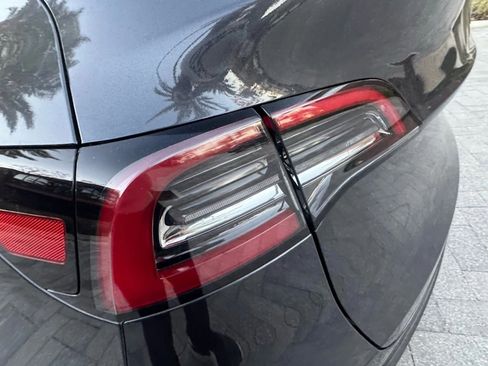 Used 2025 Tesla Model Y Long Range image 41