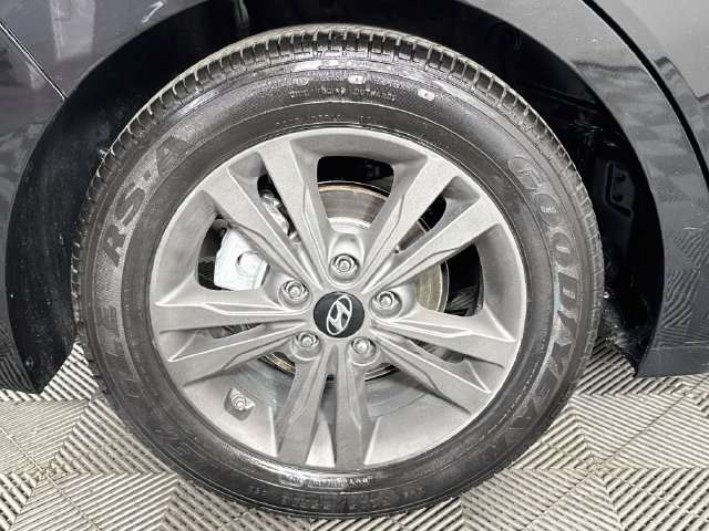 Used 2018 Hyundai Elantra SEL FWD image 29