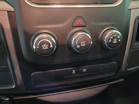 Used 2018 RAM 1500 ST w/ SXT Appearance Group image 35