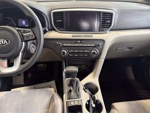Used 2020 Kia Sportage LX image 9