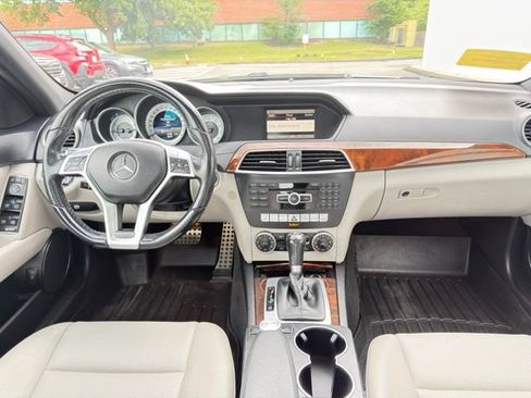 Used 2014 Mercedes-Benz C 300 4MATIC Sedan image 22