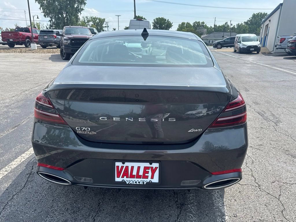 Used 2025 Genesis G70 2.5T AWD/4WD image 11