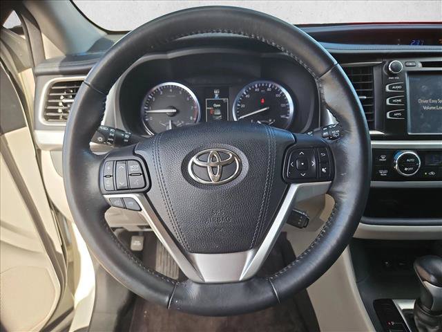 Used 2015 Toyota Highlander XLE FWD image 14