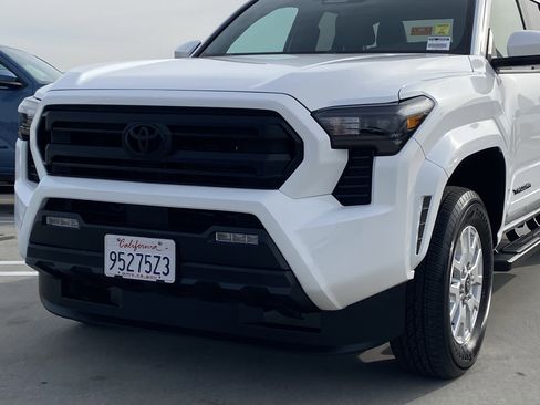 Certified 2024 Toyota Tacoma SR5 image 7