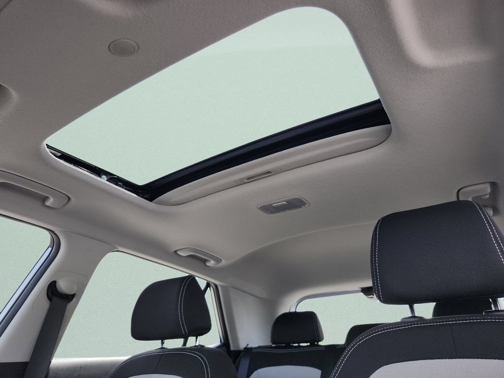New 2026 Hyundai Venue SEL FWD image 25