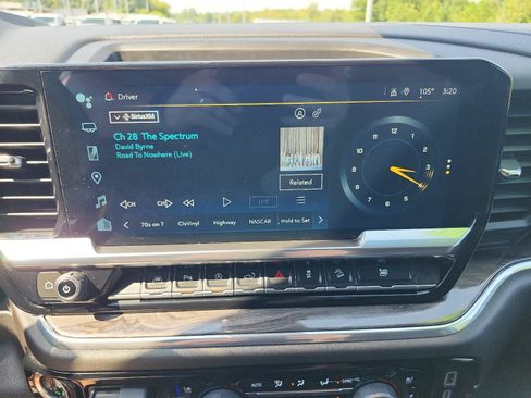 Used 2024 Chevrolet Silverado 1500 LTZ AWD/4WD image 16