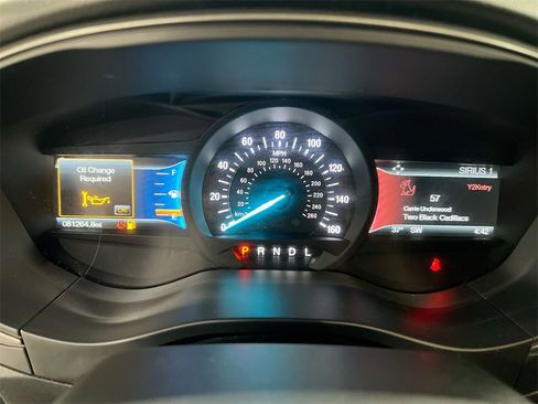 Used 2018 Ford Fusion SE w/ Fusion SE Technology Package image 10